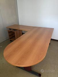 Scrivania angolare da ufficio