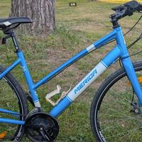 Bicicletta donna città e sterrato Merida Urban