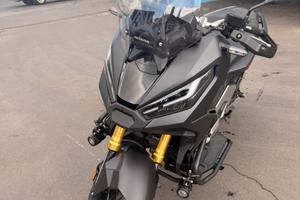Honda xadv 750 total black 2024