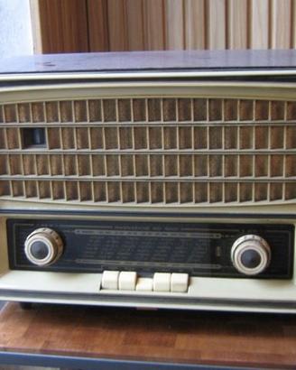 radio d'epoca Magnadyne mod. MD 6001