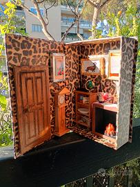 Mini salotto in un libro/scatola..