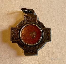 Antica medaglia reliquiario
