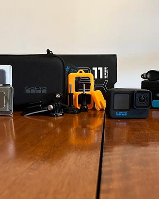 GoPro Hero 11 Black + Accessori Completi