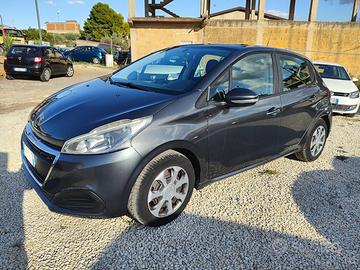 Peugeot 208 BlueHDi 75 5 1.6hdi adatta per neopate