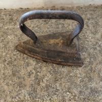 Ferri da stiro antichi