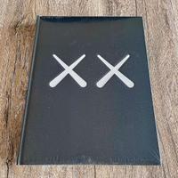 Libro KAWS x Warhol da collezione
