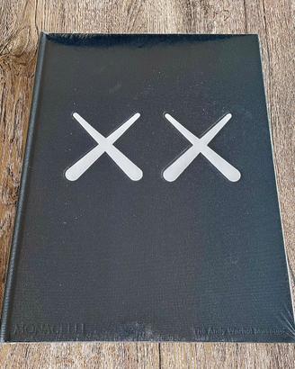 Libro KAWS x Warhol da collezione