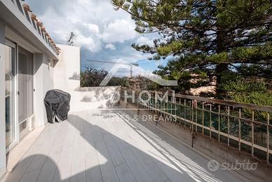 Trivano ristrutturato con terrazza e p.auto