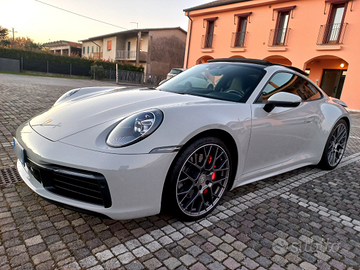 PORSCHE 992 carrera 4s 450 cv color gesso-permuto-