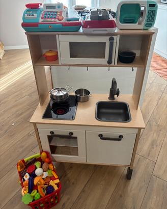Cucina giocattolo