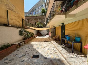 4 LOCALI A MARANO DI NAPOLI