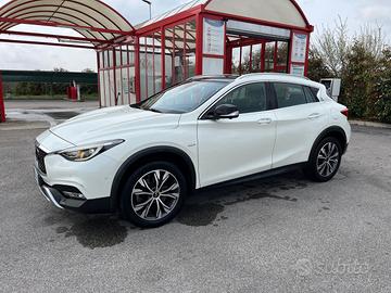 QX30 2.2 diesel DCT AWD Premium Tech 125 kw