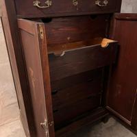 cassettone del 900 con 5 ampi cassetti e ante 