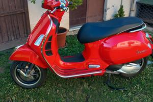 Vespa 300 gts