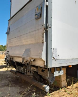 Cassone Box per Iveco Daily con Sponda e Clima