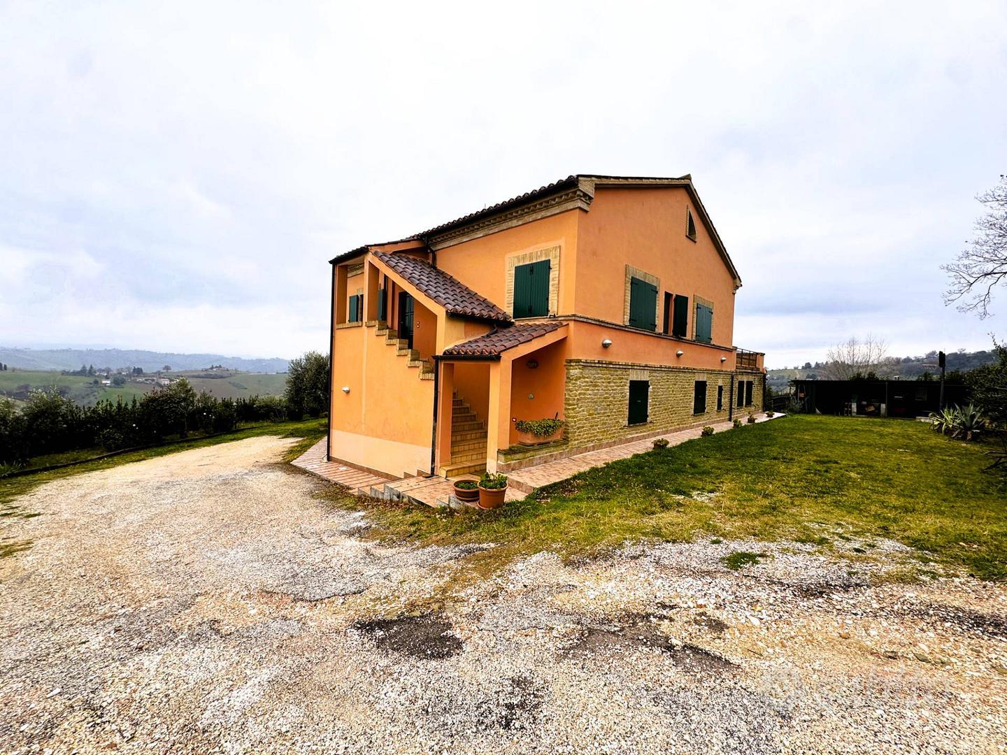 Casa Colonica con Terreno - Tolentino - Vista 3