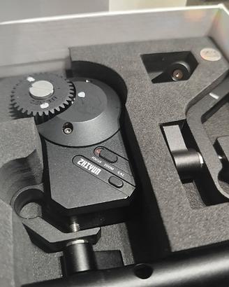 Power zoom/follow-focus