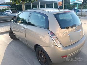 Lancia y