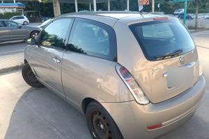 Lancia y