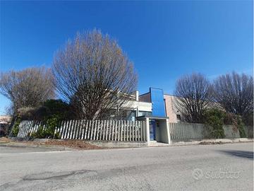 Capannone a Sesto Calende