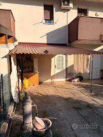 Tettoia per auto
