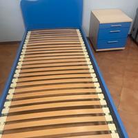 letto con doghe, cassettiera e materasso