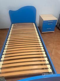 letto con doghe, cassettiera e materasso