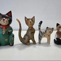 Collezione 4 gatti in legno dipinti a mano