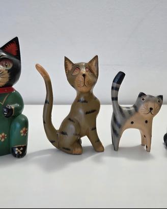 Collezione 4 gatti in legno dipinti a mano