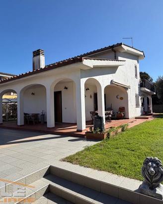 Villa di 231 m² con 5 locali a Anzio