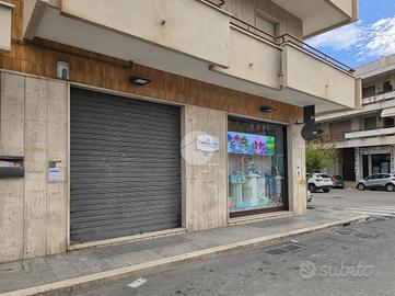 NEGOZIO A MANFREDONIA