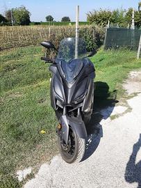 Yamaha Xmax 400