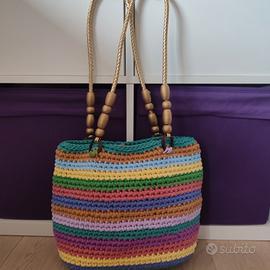 borsa tote realizzata all' uncinetto con fettuccia