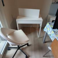 Set scrivania, sedia e mensola