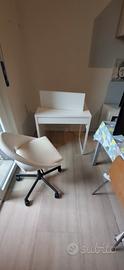 Set scrivania, sedia e mensola