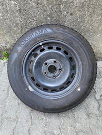 4 gomme invernali Yokohama 195/65 R15 + cerchi