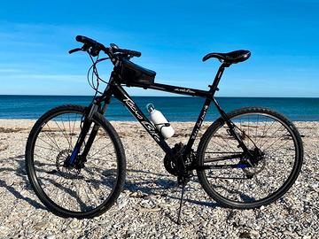 bicicletta trekking - gravel
