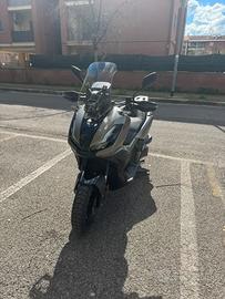 Honda Adv 350 Grigio