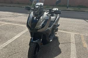 Honda Adv 350 Grigio