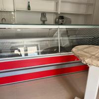 bancone frigo e frigo per bevande