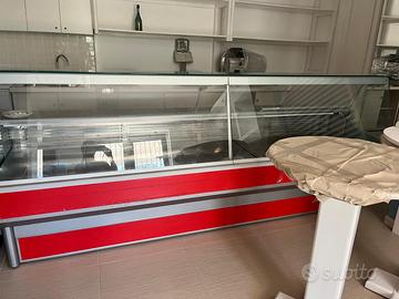 bancone frigo e frigo per bevande