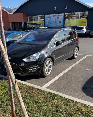 Ford S-Max Titanium