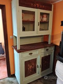 Credenza dei primi del Novecento
