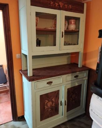 Credenza dei primi del Novecento