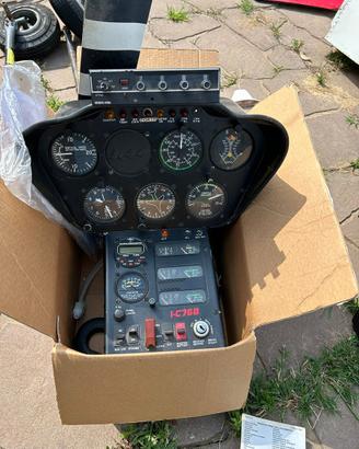 Ricambi elicottero Robinson R22 Beta smontato