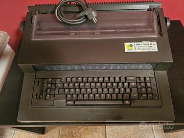 Macchina da scrivere OLIVETTI ET 121 