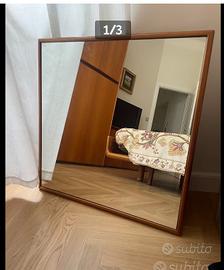 Specchio quadrato in legno