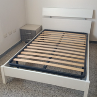 Letto a una piazza e mezza, comodino e armadio