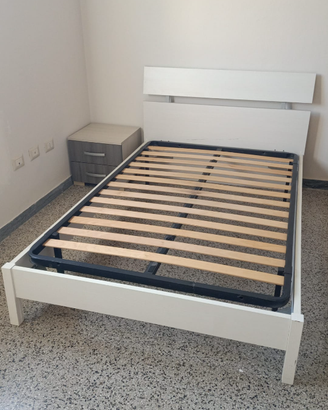 Letto a una piazza e mezza, comodino e armadio