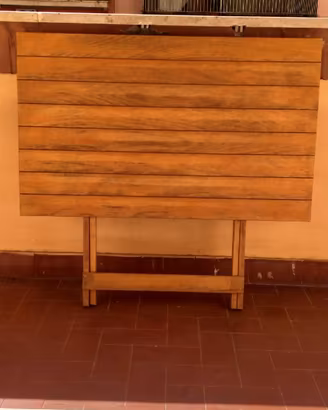 Tavolo in legno pieghevole